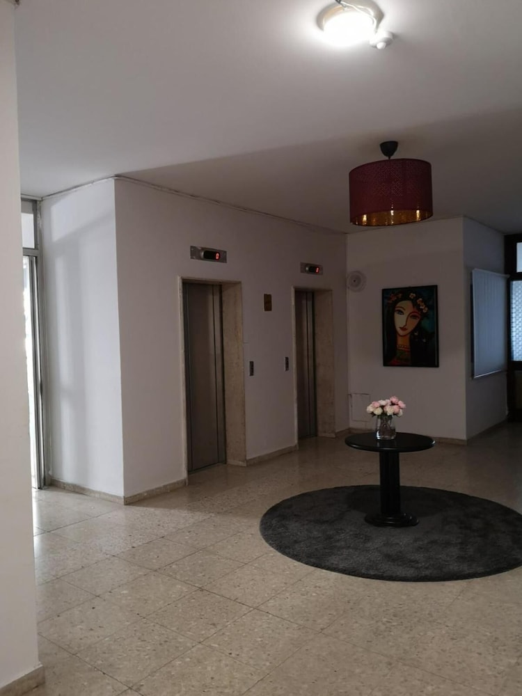 

Bari - Larnaca - Sun Hall Beach Hotel Apartments