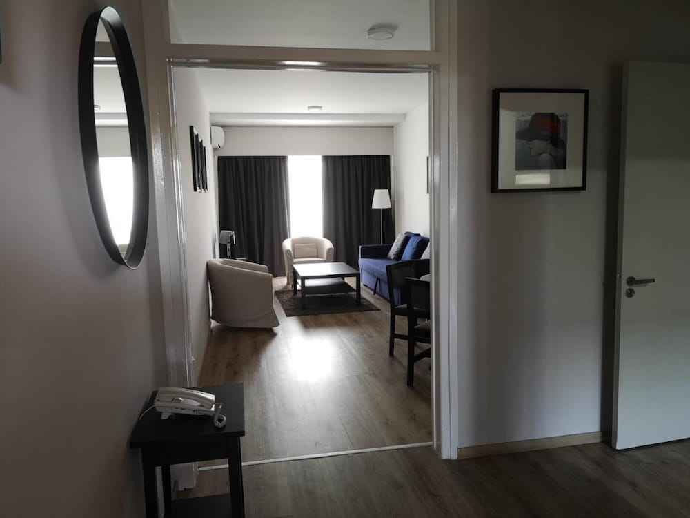 

Roma - Larnaca - Sun Hall Beach Hotel Apartments