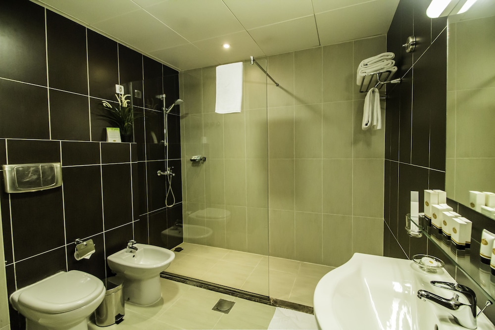 

Roma - Doha - The Royal Riviera Hotel