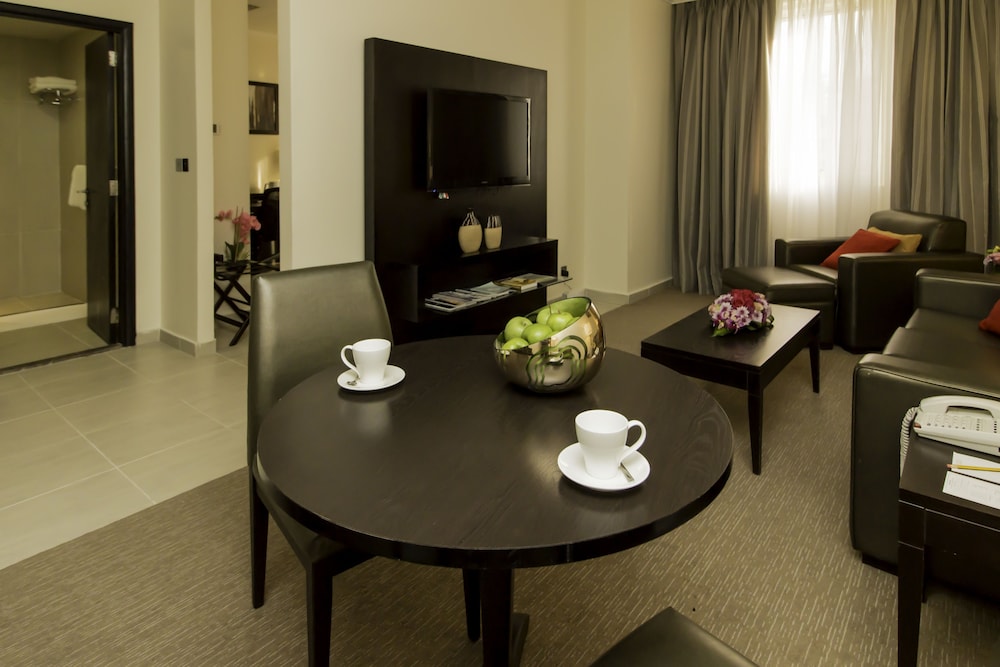 

Napoli - Doha - The Royal Riviera Hotel