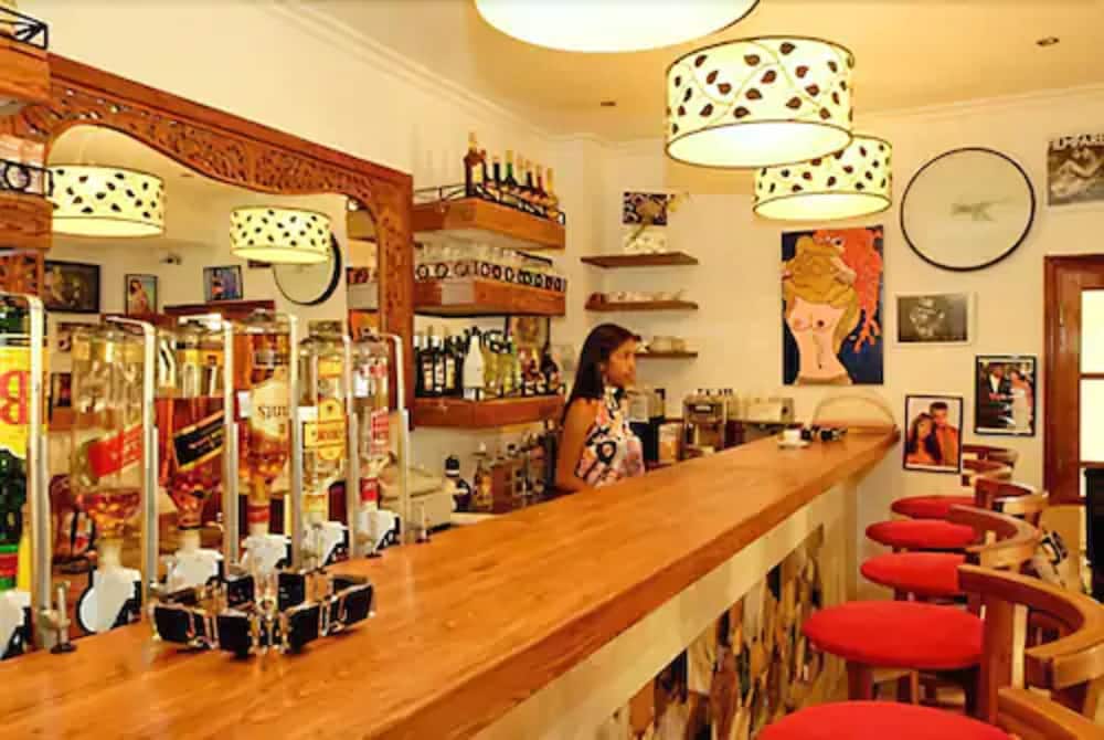 

Bari - Madagascar, Oceano Indiano - Hotel Brajas