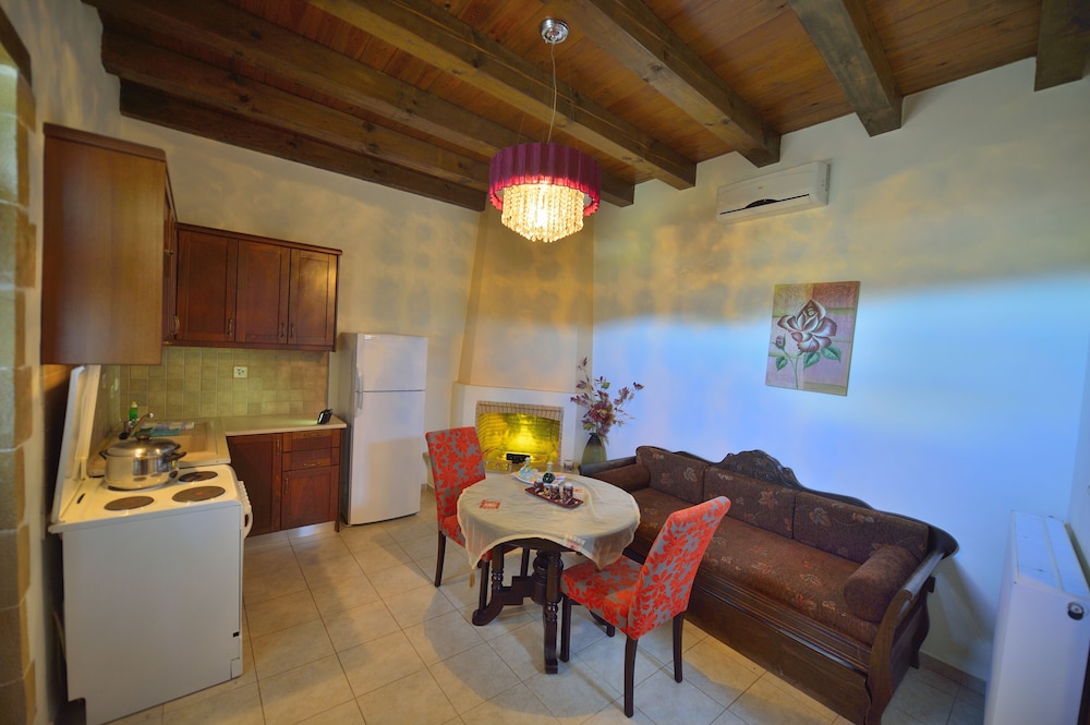 

Napoli - Kissamos - Maria Villas