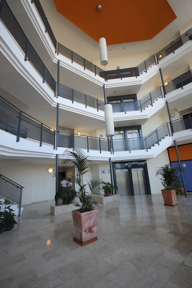 

Venezia - Valencina de la Concepción - Apartamentos Vértice Sevilla Aljarafe