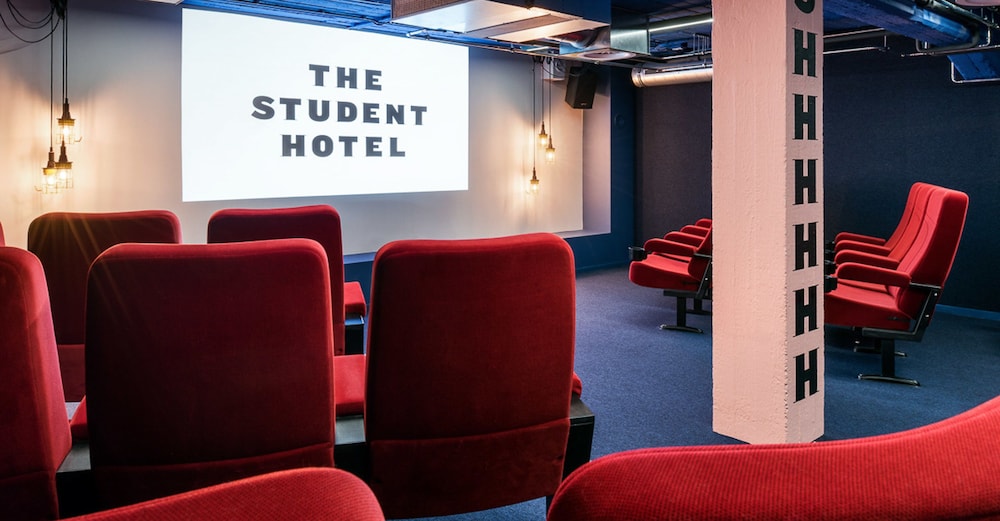 

Bari - Rotterdam - The Social Hub Rotterdam