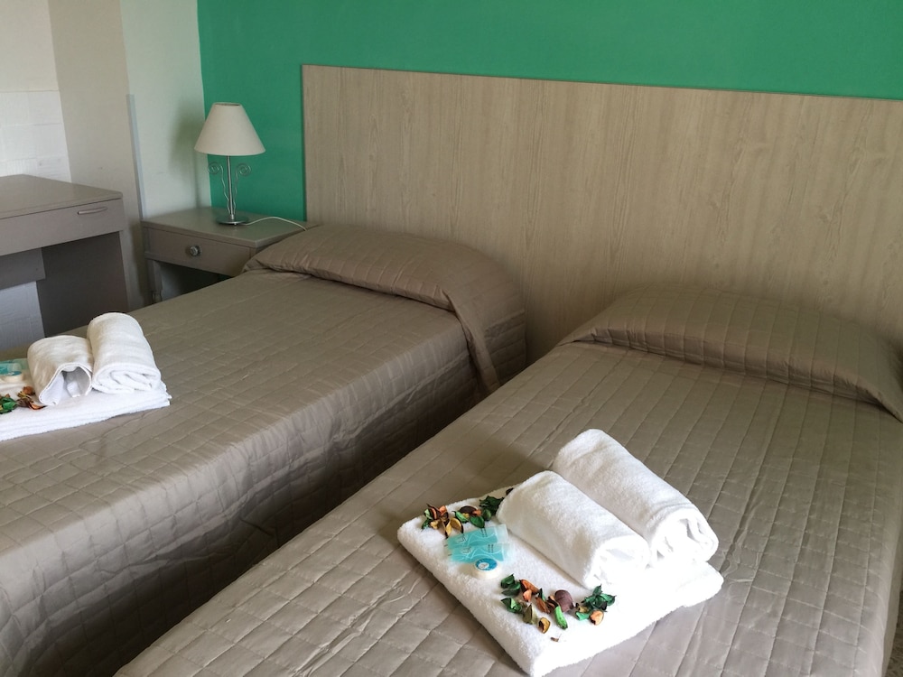 

Bari - Sardegna Nord - Alghero, Stintino e Castelsardo, Mare Italia - Hotel Castelsardo Domus Beach