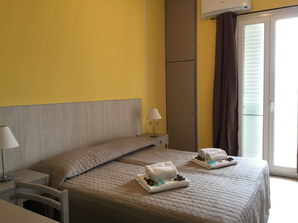 

Bari - Sardegna Nord - Alghero, Stintino e Castelsardo, Mare Italia - Hotel Castelsardo Domus Beach