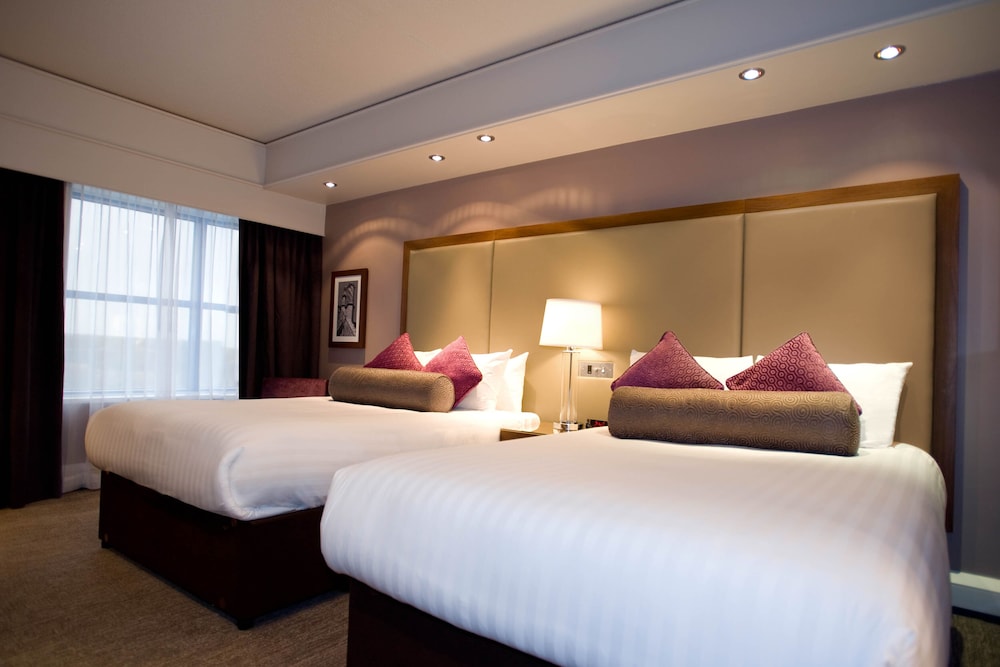 

Napoli - Burstow - Sandman Signature London Gatwick Hotel