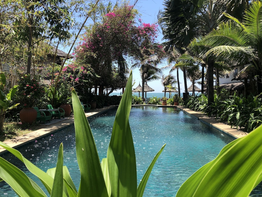 Full Moon Beach Resort