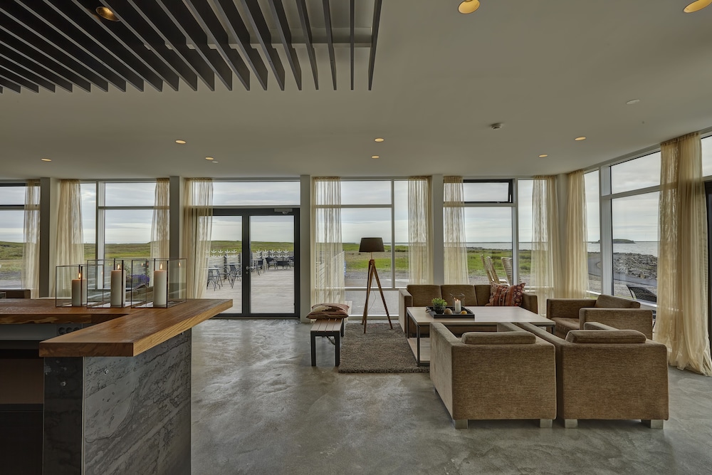

Napoli - Höfn - Höfn - Berjaya Iceland Hotels