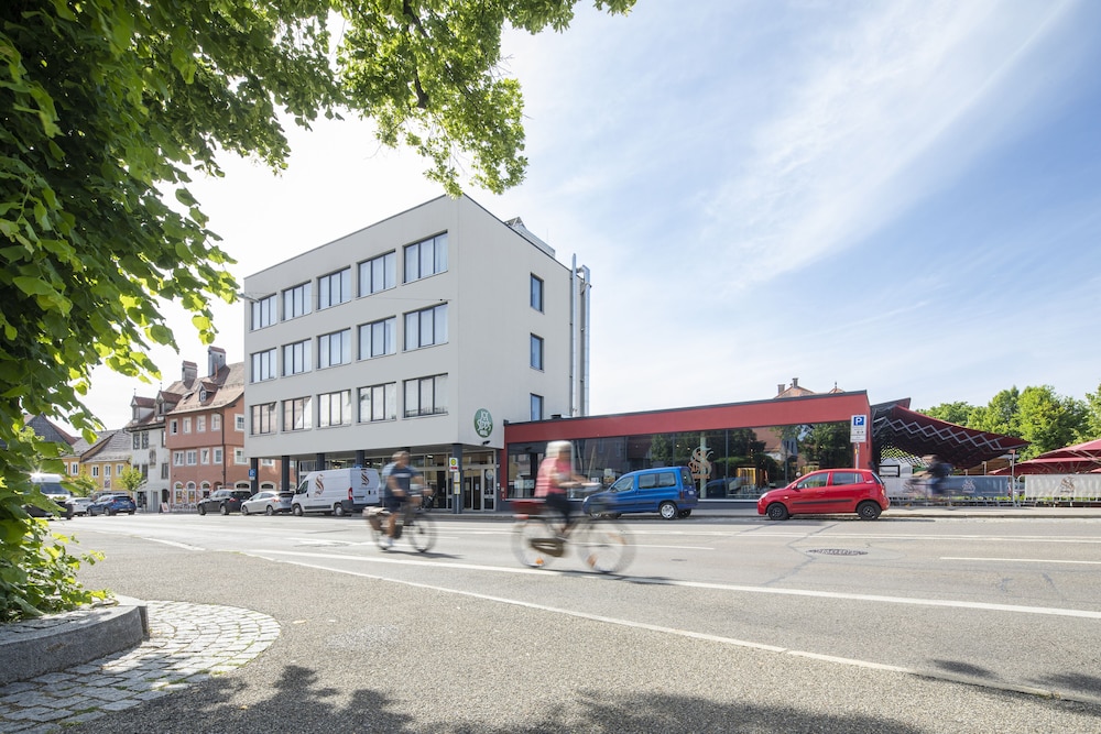 

Catania - Memmingen - JOESEPP S HOTEL am Schweizerberg