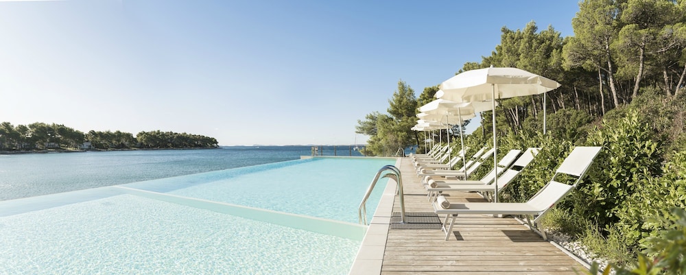 

Roma - Biograd na Moru - Crvena Luka Resort