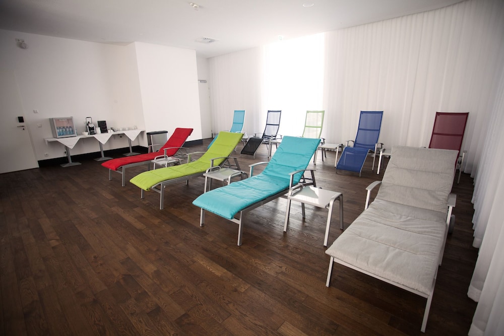 

Palermo - Vienna, Aeroporto Internazionale di Vienna - Hotel Caroline