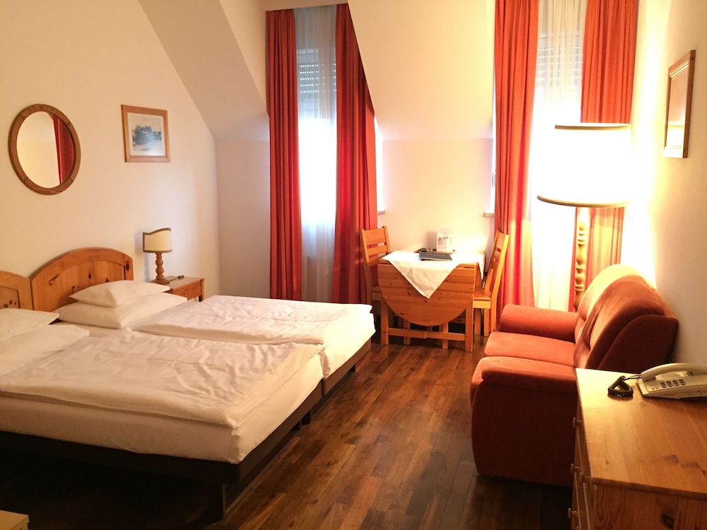 

Roma - Vienna, Aeroporto Internazionale di Vienna - Hotel Caroline