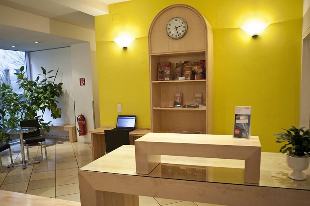 

Firenze - Vienna, Aeroporto Internazionale di Vienna - Hotel Caroline