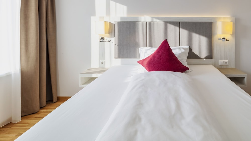 

Cagliari - Vienna - Hotel Zeitgeist Vienna Hauptbahnhof