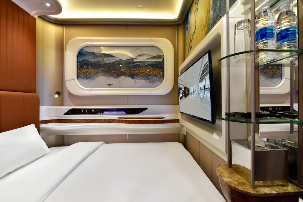 

Roma - Amwaj Islands - Bahrain Airport Hotel Airside Hotel for Transiting and Departing Passengers only