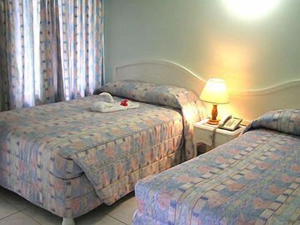 

Roma - Negril - Gold Nugget Hotel