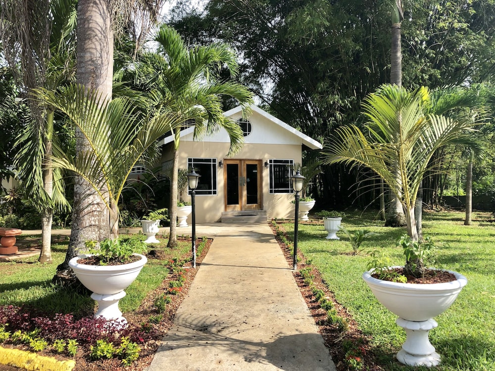 

Bologna - Negril - Gold Nugget Hotel