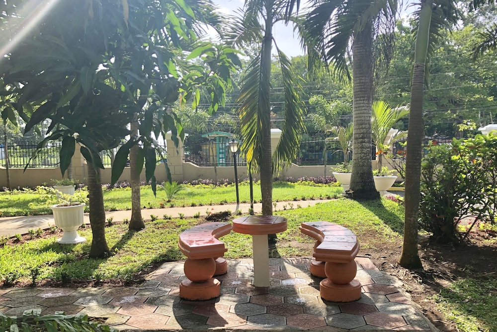 

Napoli - Negril - Gold Nugget Hotel