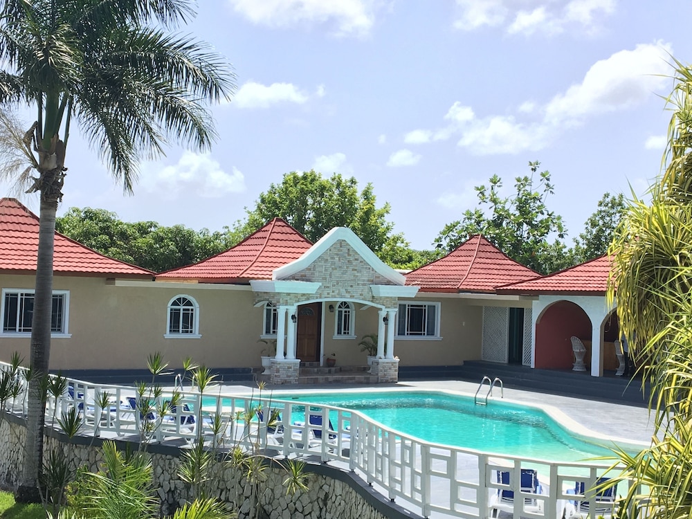 Verona - Negril - Gold Nugget Hotel