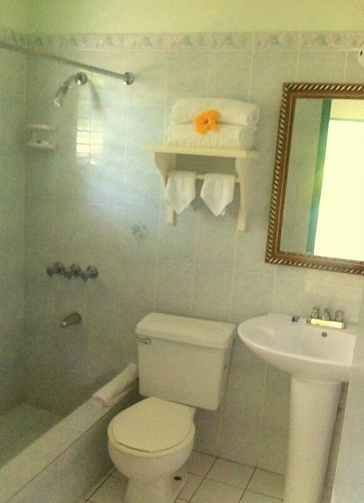 

Roma - Negril - Gold Nugget Hotel