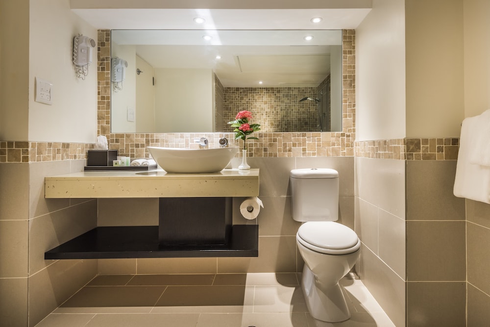 

Bologna - Korolevu - Warwick Fiji