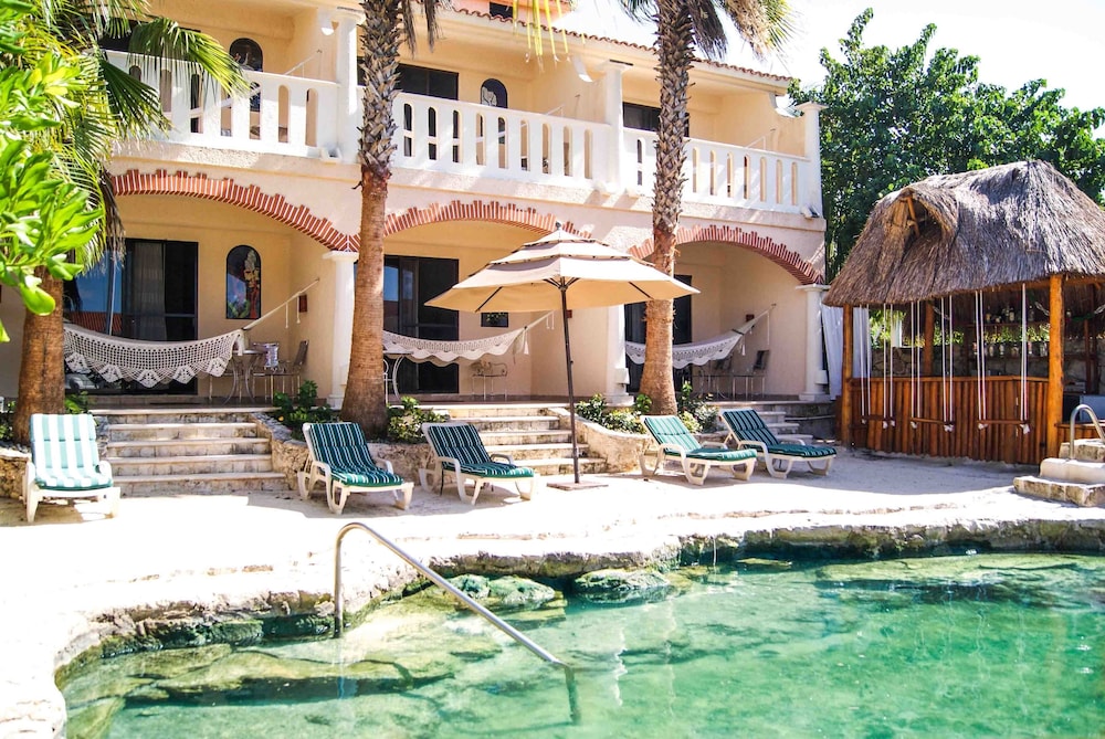 

Roma - Akumal - Chez Waffle Hotel