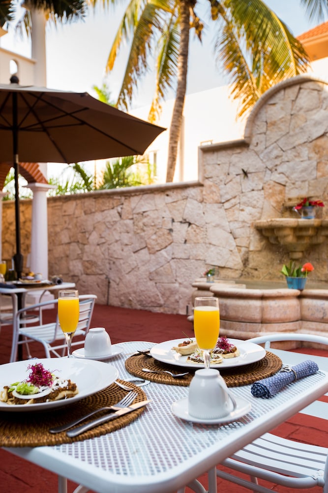 

Roma - Akumal - Chez Waffle Hotel