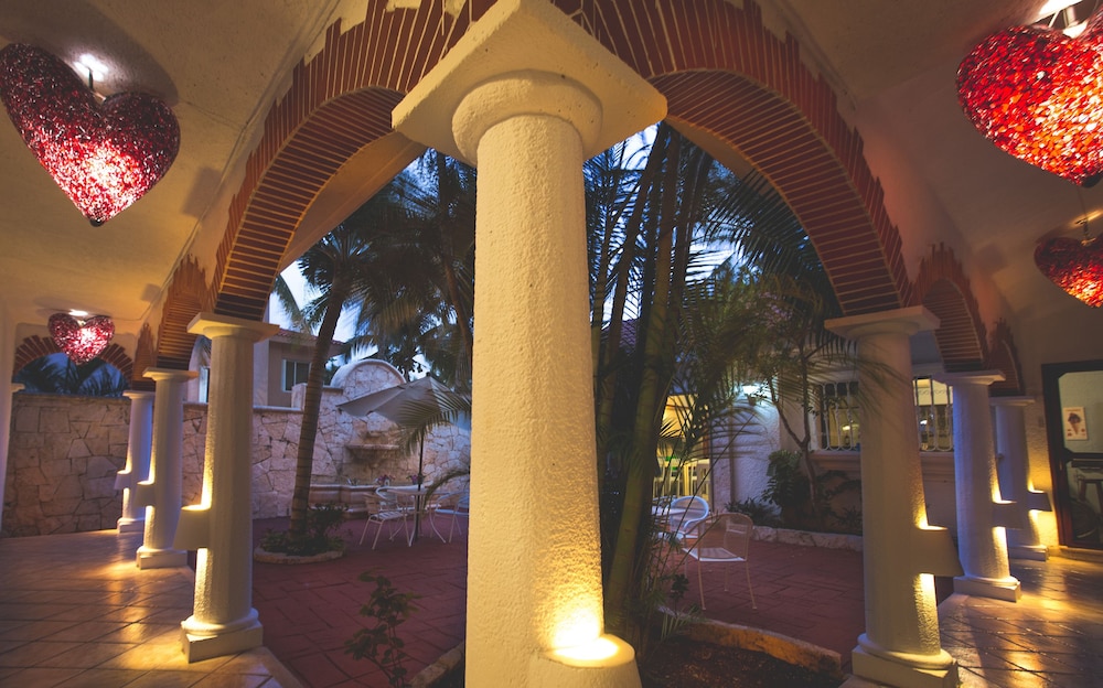 

Roma - Akumal - Chez Waffle Hotel