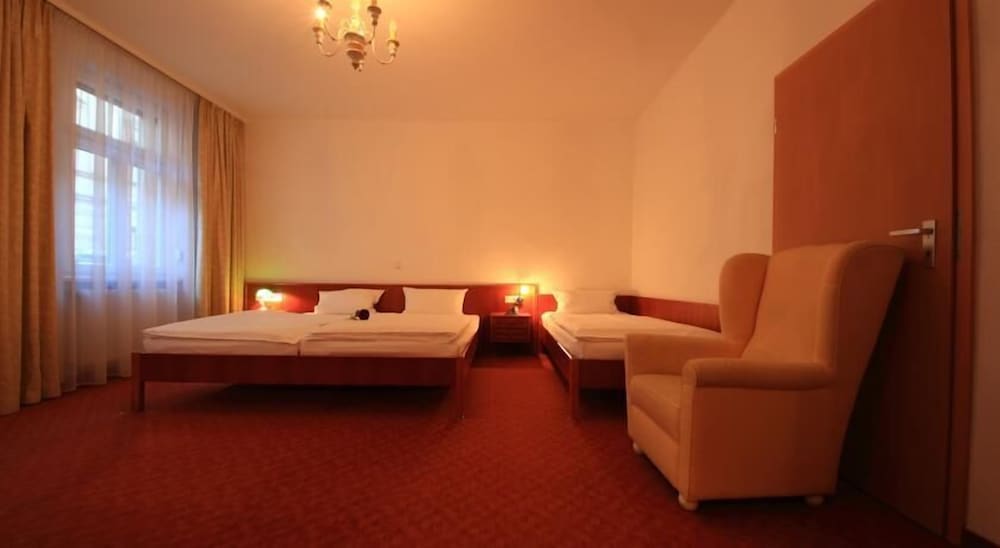 

Napoli - Norimberga - Altstadthotel Fürth