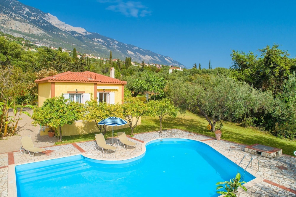 

Roma - Svoronata - Villa Russa Dionisis Large Private Pool Walk to Beach Sea Views Wifi Car Not Required - 2017
