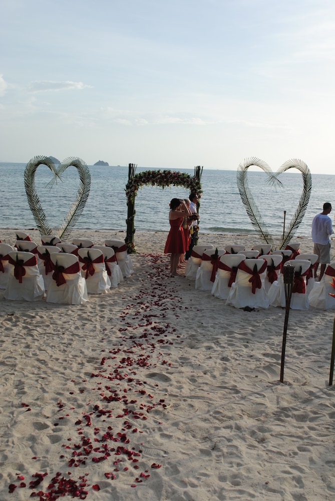 

Roma - Lipa Noi - Am Samui Resort Taling Ngam