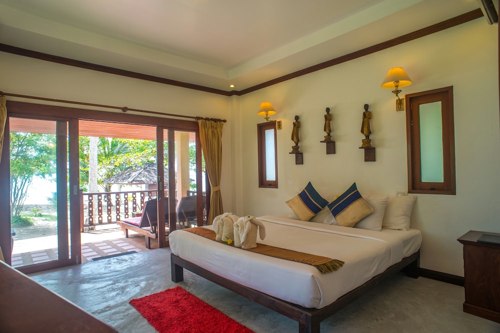 

Roma - Lipa Noi - Am Samui Resort Taling Ngam