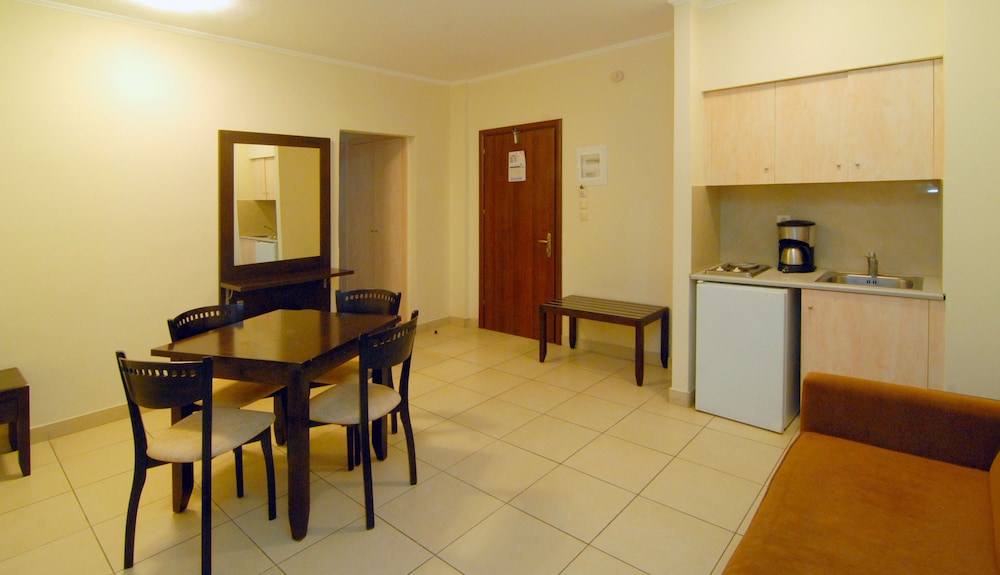 

Roma - Tigaki - Michel Apartments