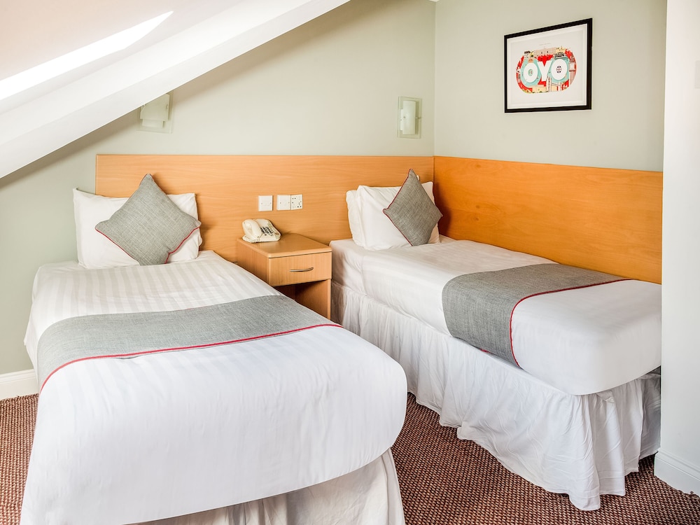 

Pisa - Hounslow - OYO London Guest House