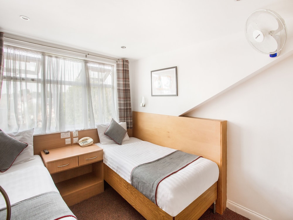 

Pisa - Hounslow - OYO London Guest House