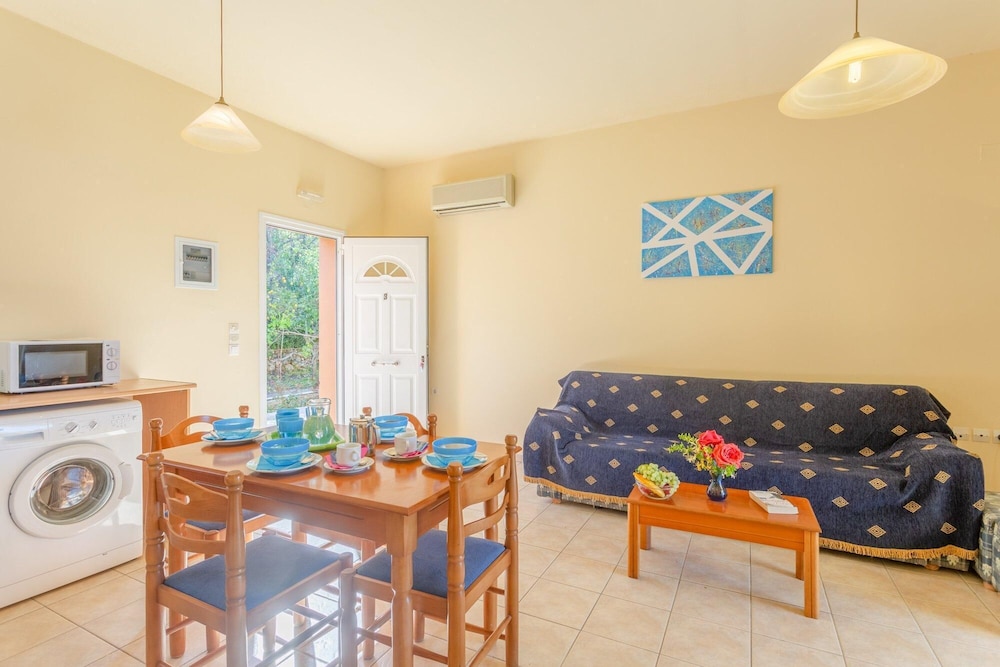 

Roma - Svoronata - Villa Russa Anna Large Private Pool Walk to Beach Sea Views Wifi Car Not Required - 2019
