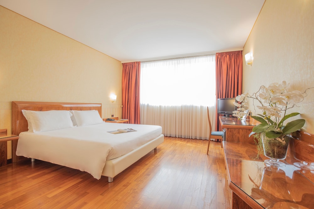 

Bologna - Castelnuovo del Garda - Montresor Hotel Tower