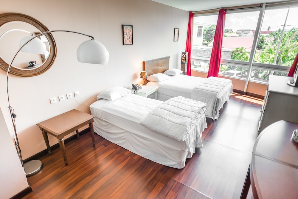 

Roma - Papeete - Hotel Sarah Nui