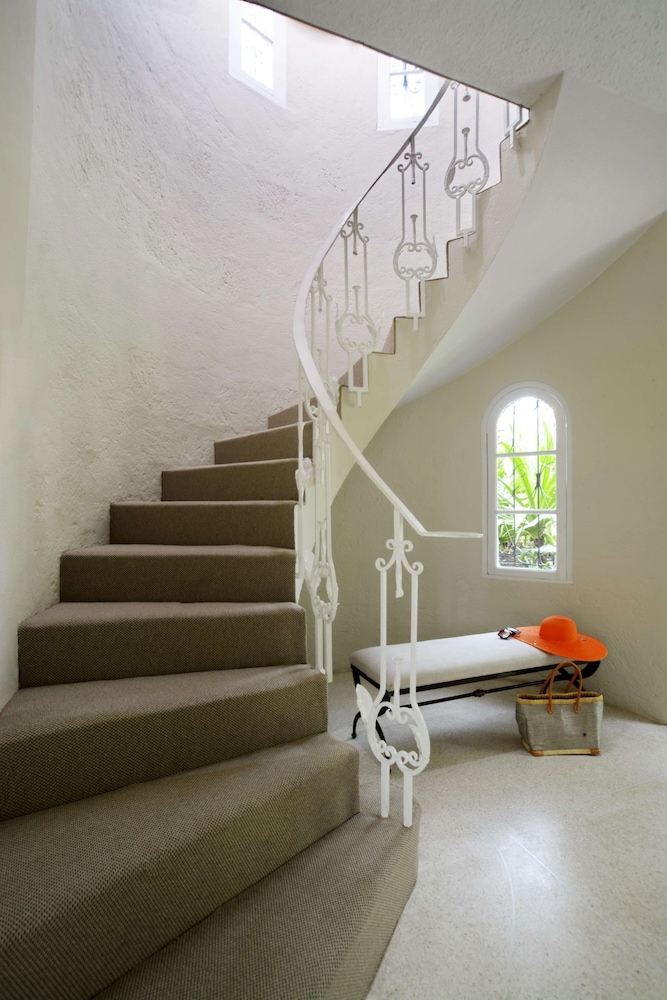 

Roma - Speightstown - Fairmont Royal Pavilion Barbados Resort