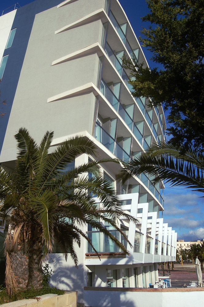 

Catania - Żurrieq - Water's Edge Hotel