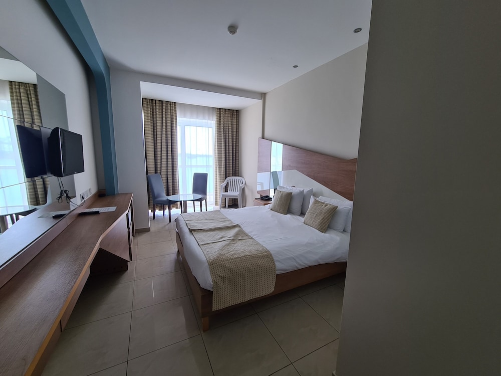 

Roma - Żurrieq - Water's Edge Hotel