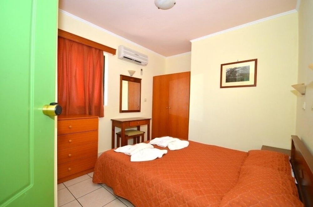 

Milano - Stavros - Aloni Suites