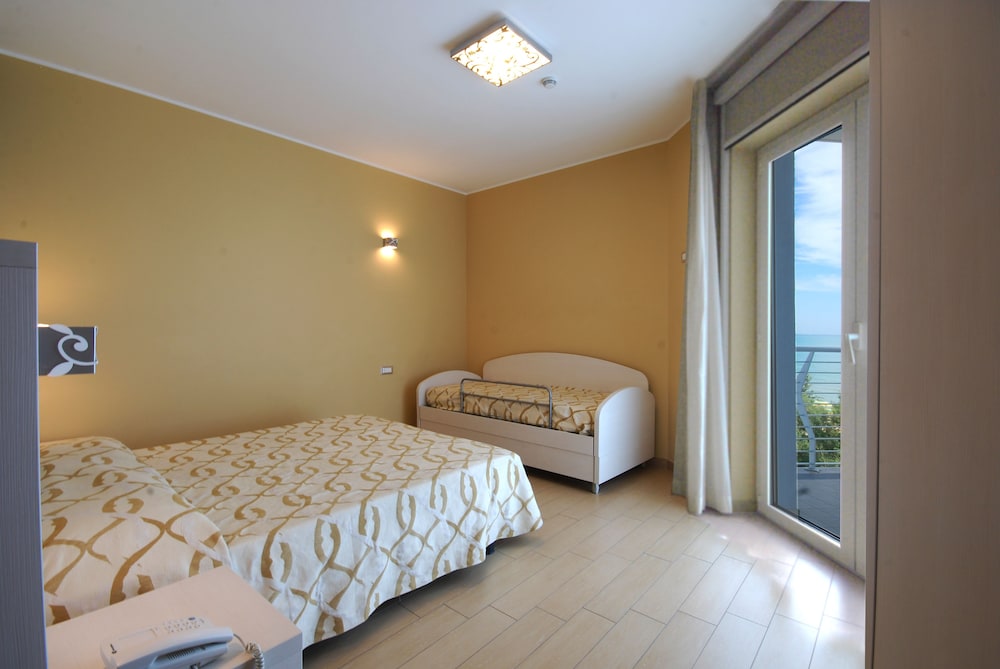 

Napoli - Giulianova - Kiara Residence