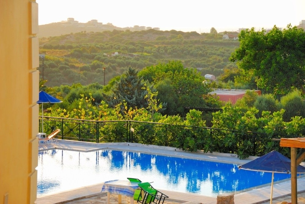 

Catania - Chania - Aloni Suites