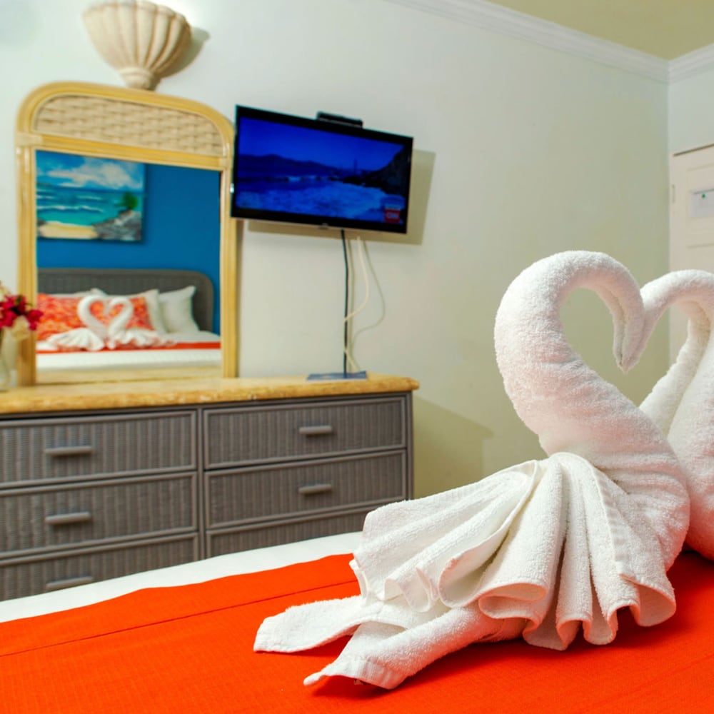 

Brindisi - Worthing - Dover Beach Hotel