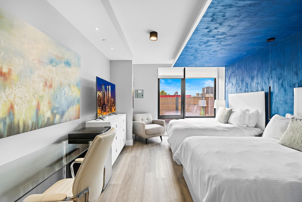 

Bari - Bronx - Global Luxury Suites at The Arches