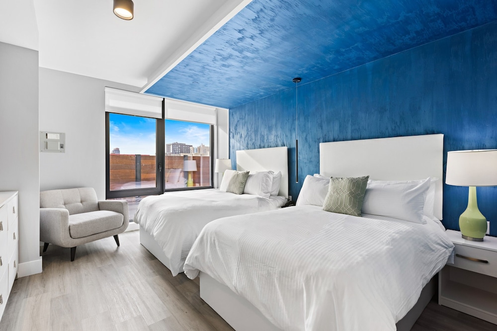 

Venezia - Bronx - Global Luxury Suites at The Arches