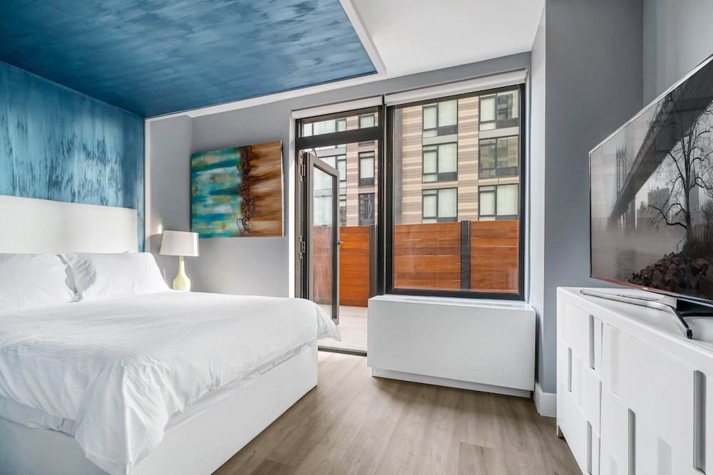 

Catania - Bronx - Global Luxury Suites at The Arches