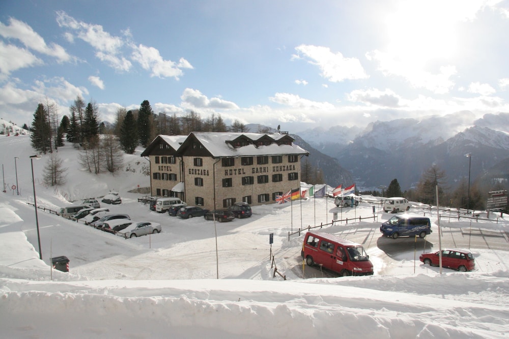 

Milano - Corvara in Badia - Hotel Garni Gonzaga